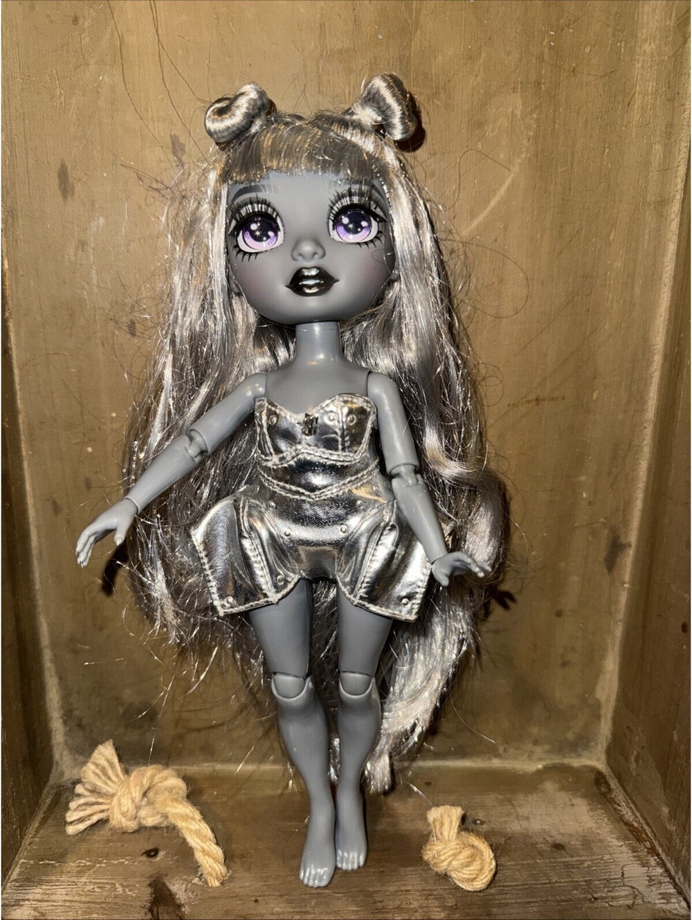 Shadow High Luna Madison Fashion Doll